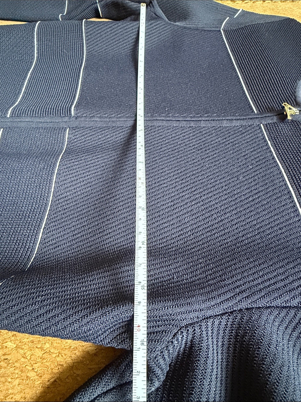 Carolina Herrera Navy and White Zip-Front Cropped Cardigan - Picture 10 of 10